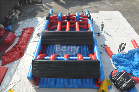 Cursos de obstáculos infláveis múltiplos Jogos esportivos para adultos Combinação inflável de PVC durável